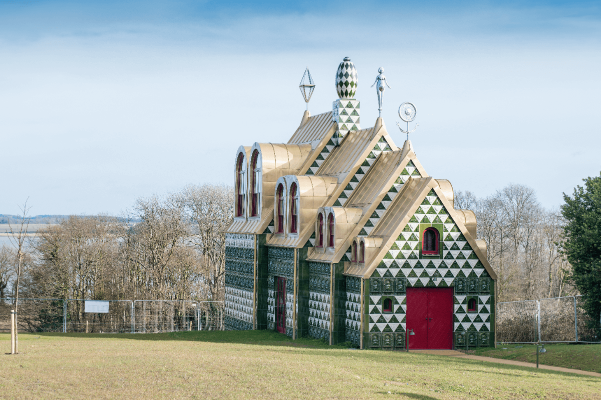 A House for Essex - Szerelmey