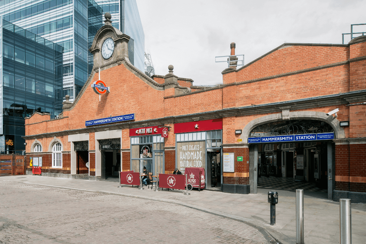 Hammersmith Underground Station - Szerelmey