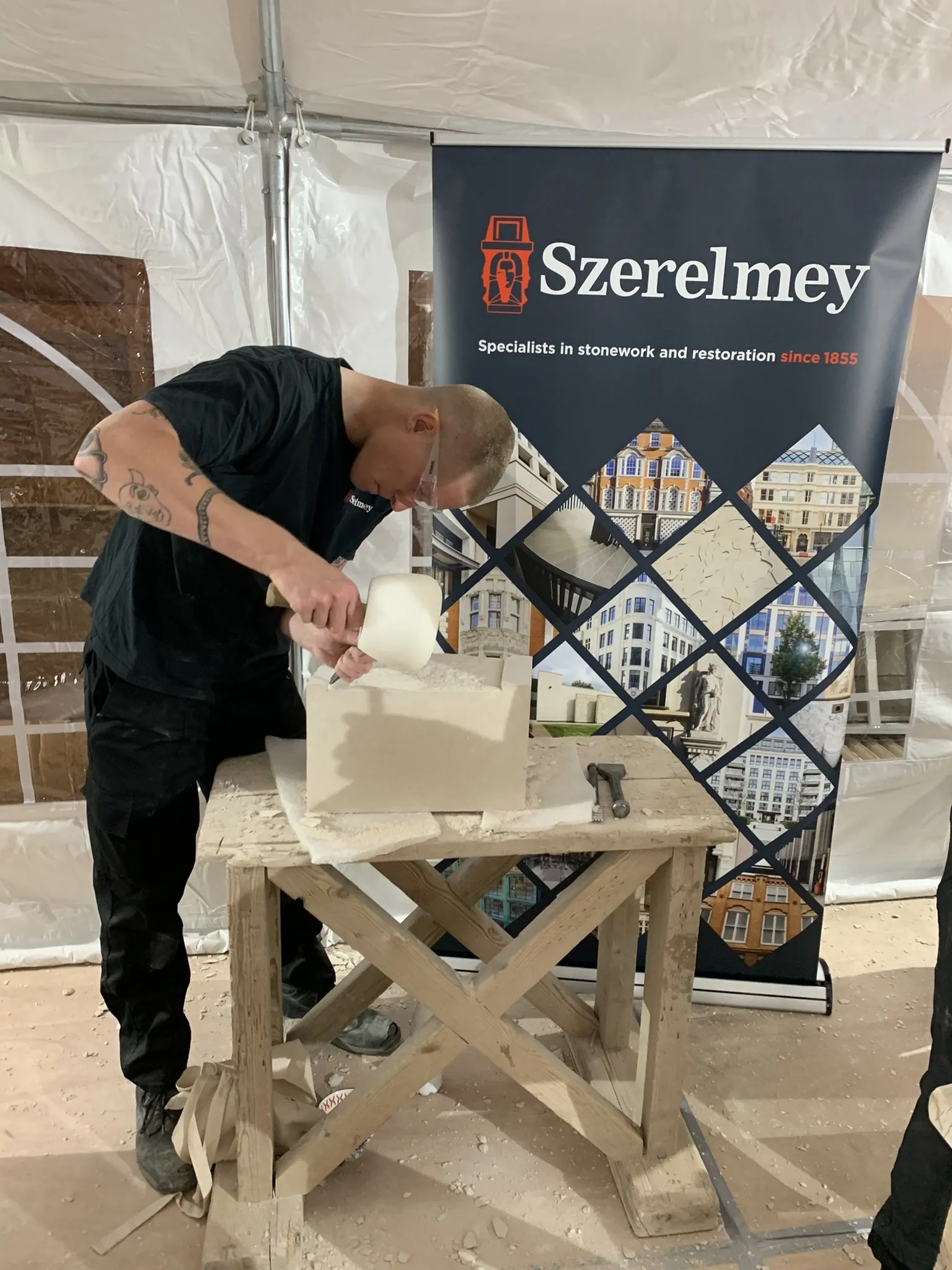 Wren 300 Stone Carving Festival - Szerelmey