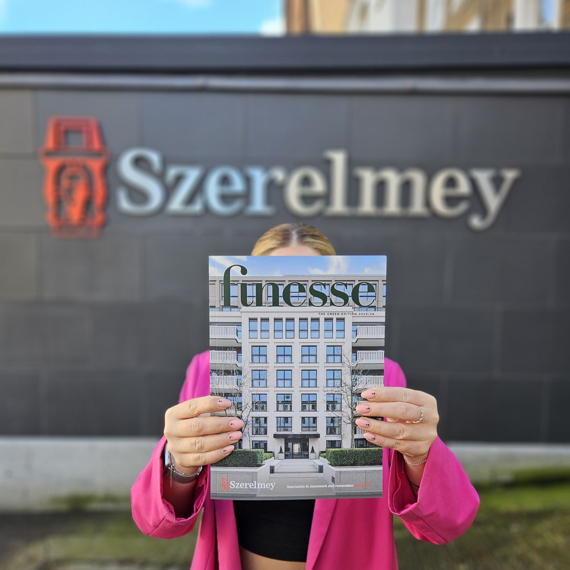 The Queen Opens our Building! - Szerelmey
