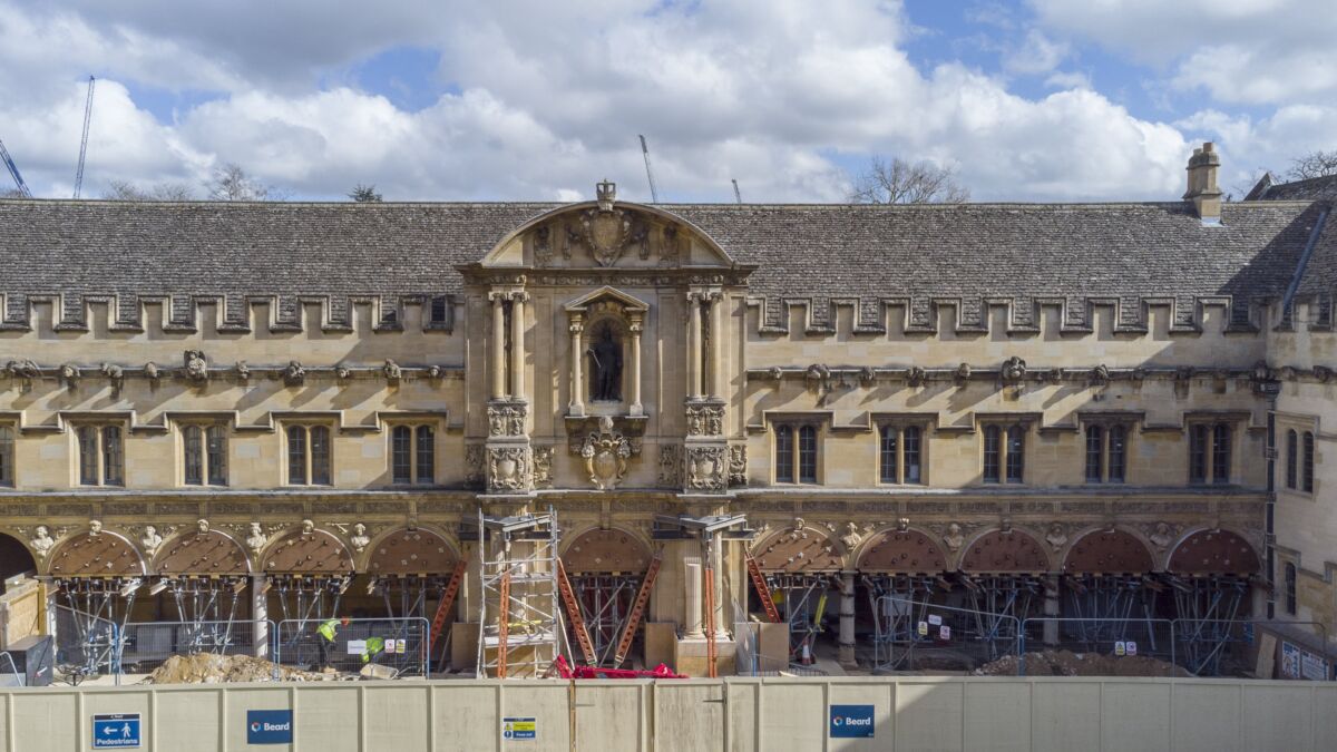 RESTORATION OF GRADE I LISTED COLUMNS AT ST JOHNS COLLEGE, OXFORD - Szerelmey