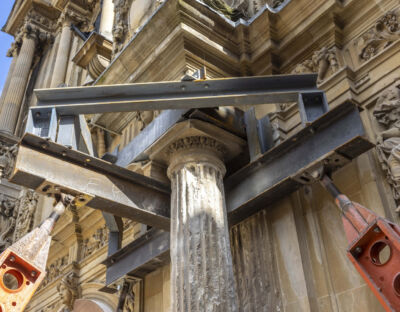 RESTORATION OF GRADE I LISTED COLUMNS AT ST JOHNS COLLEGE, OXFORD - Szerelmey